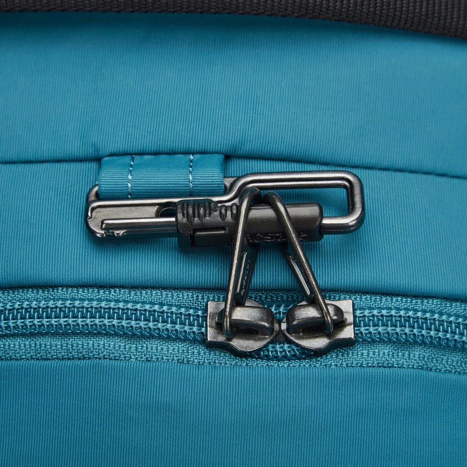 Pacsafe® LS450 anti-theft 25L backpack - Image 10