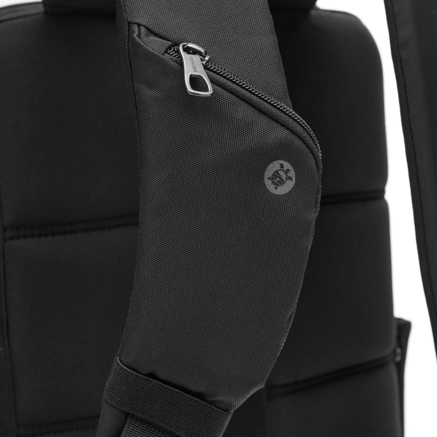 Pacsafe® V anti-theft commuter backpack (Fits 13" / 16" Laptop) - Image 11