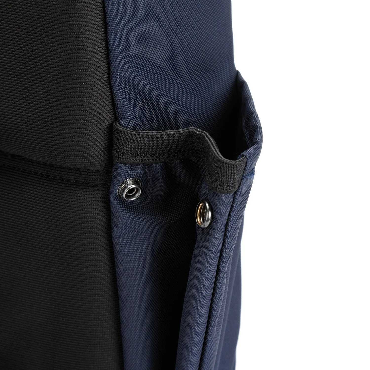 Pacsafe® V anti-theft commuter backpack (Fits 13" / 16" Laptop) - Image 33