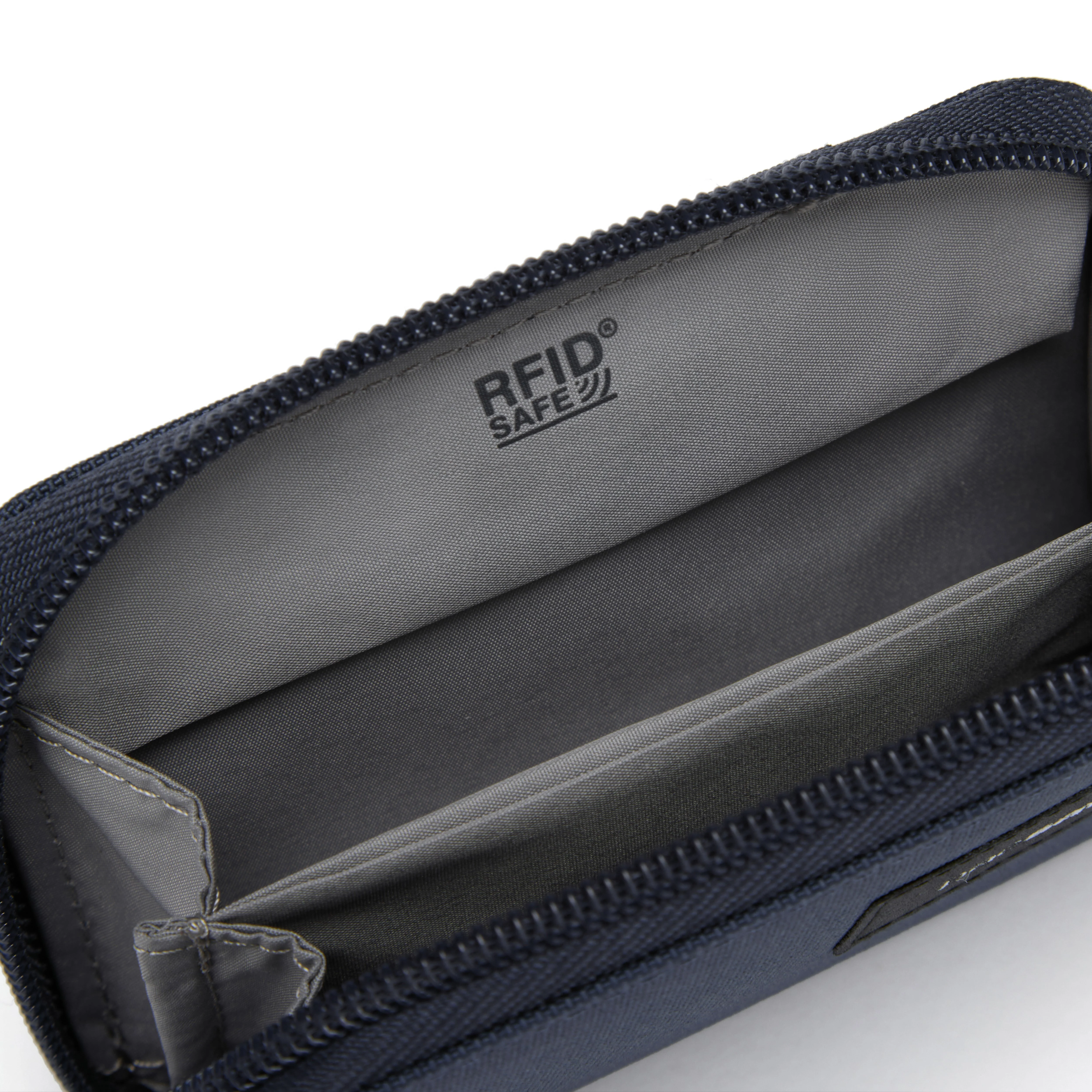 Pacsafe® RFIDsafe™ RFID blocking card wallet - Image 54