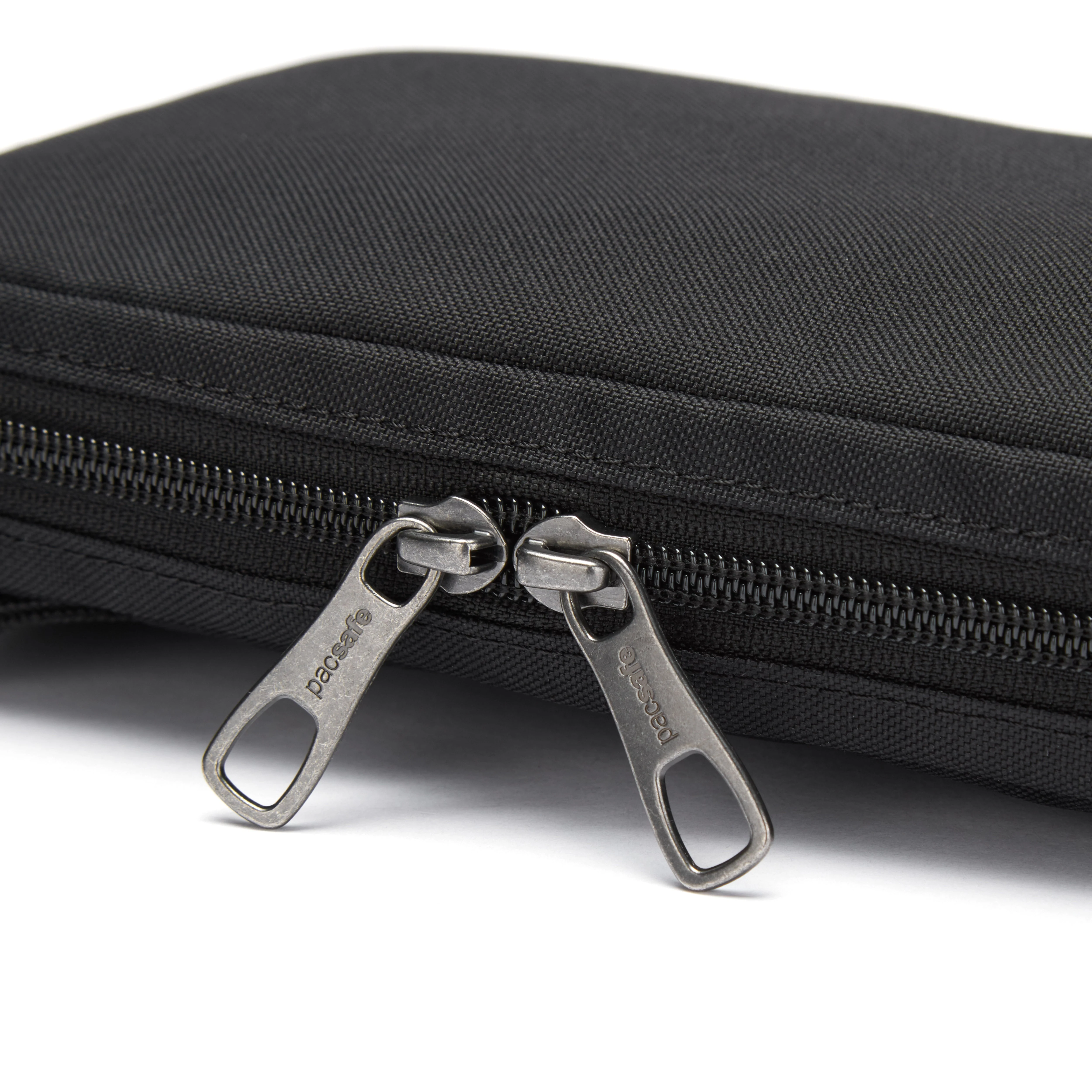 Pacsafe® RFIDsafe™ RFID blocking tech crossbody - Image 35