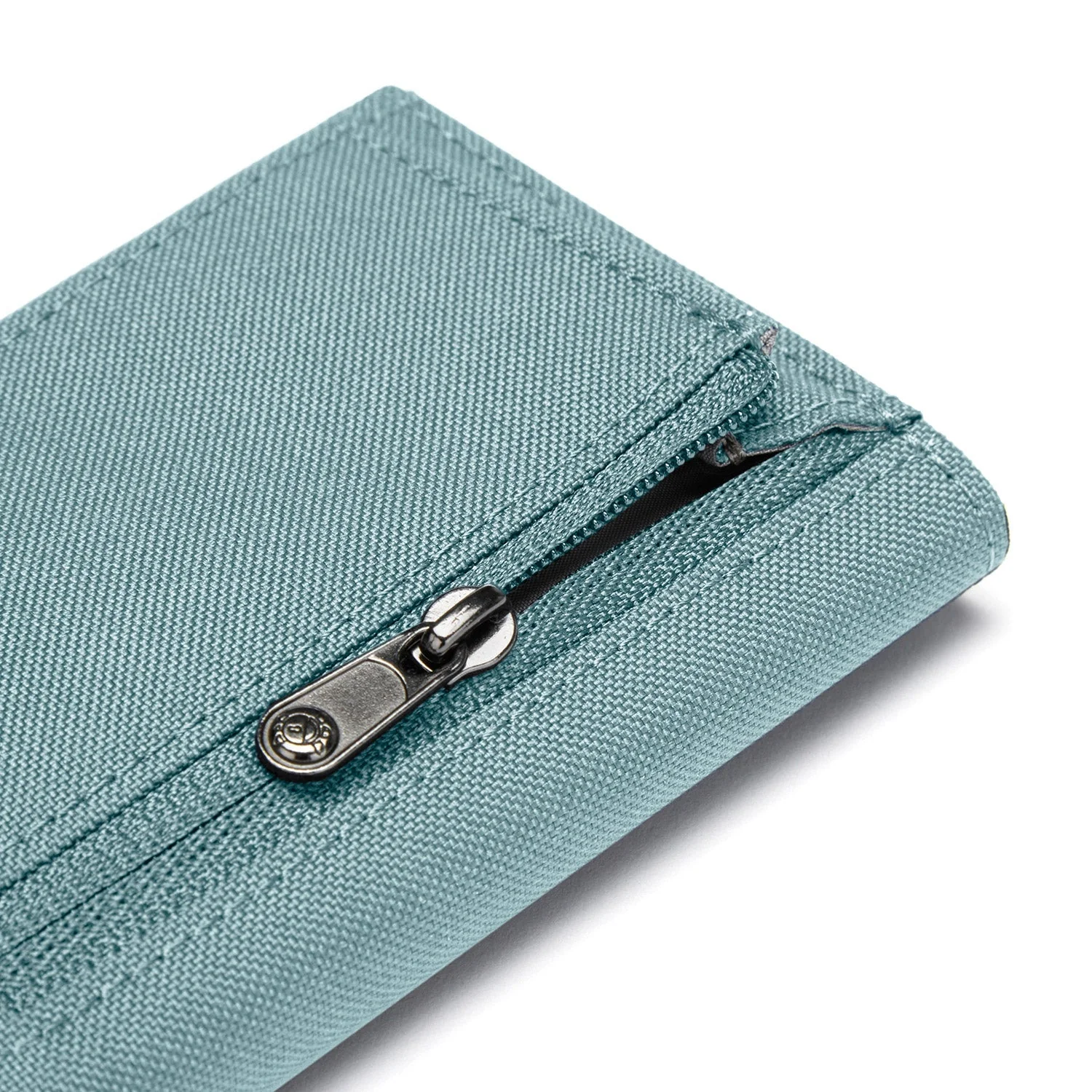 Pacsafe® RFIDsafe™ RFID blocking trifold wallet - Image 10